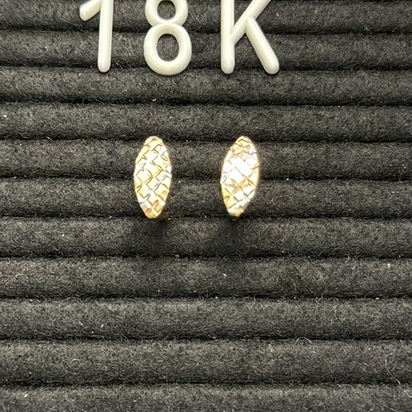 18K Saudi Gold Tri-Color Earrings - Picture 4 of 5